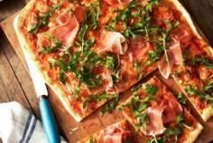 Prosciutto and cheese pizza