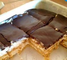 No Bake S'more Casserole... 1 box graham crackers 2 tubs of marshmallow creme 7 oz.  1 tub of cool whip (not frozen.. i left mine out for 15 minutes before using) 2 tsp. vanilla 1 bag of semi sweet chocolate chips 1 cup of heavy whipping cream 1 tsp. salt