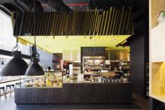 Eleven Inch Pizza / Zwei © Michael Kai