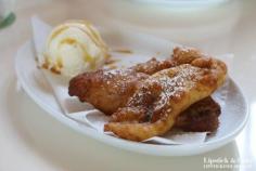 Bills Sydney in Waikiki - a must visit restaurant! |  Bills Banana Fritters | #hawaii #waikiki #restaurant #food #yum #travel