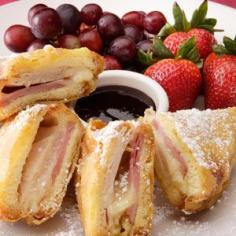 Disneyland Monte Cristo Sandwhich:) Heaven