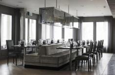 Adore the banquette.  Paul Barbera photography.