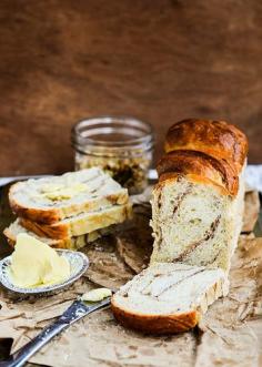 CINNAMON SWIRL BANANA BREAD