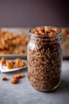 A CUP OF JO: Maple Apple Granola