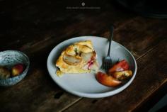 Apple omelette with cheddar and thyme  / Marta Greber