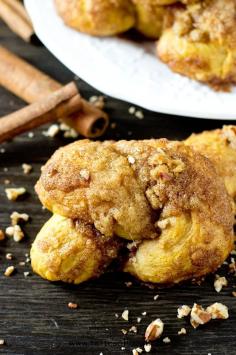 CINNAMON CRUNCH PUMPKIN KNOTS