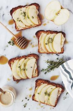 Apple, Tahini Toast with Honey and Thyme // Tasty Yummies