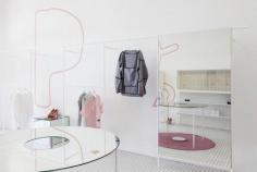 Par La Roy Fashion Boutique by Savvy Studio | www.yellowtrace.c...