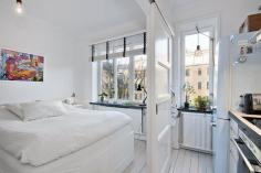 
                        
                            Compact Cooking: A Kitchen in a Closet
                        
                    