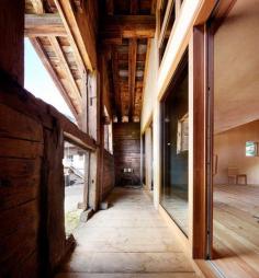
                        
                            Casa C by Camponovo Baumgartner Architekten | www.yellowtrace.c...
                        
                    
