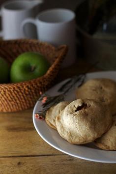 APPLE CINNAMON HAND PIES