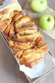 Apple Cinnamon Pull Apart Bread