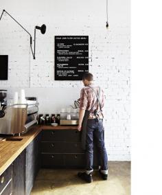 
                        
                            Interview – Claire Larritt-Evans | The Design Files
                        
                    