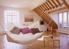 
                        
                            19 Foolproof Ways To Make A Small Space Feel So Much Bigger
                        
                    