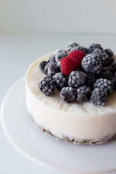 
                        
                            Yogurt Ice Cream Cake | Migalha Doce
                        
                    