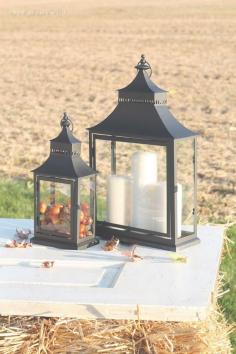 
                        
                            Easy outdoor fall decorating ideas from LoveGrowsWild.com
                        
                    