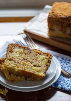 BROWN BUTTER APPLE CINNAMON CAKE