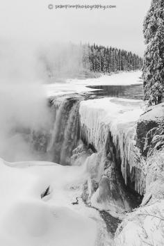 Alexandra Falls in Hay River, NWT