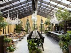 
                    
                        NY Fashion Week: 4 restaurants for a light, stylish bite
                    
                