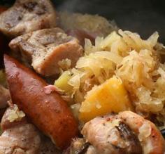 
                        
                            Slow Cooker German Sausage and Sauerkraut in Beer Recipe
                        
                    
