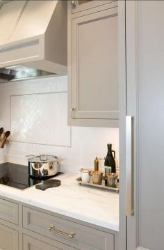 
                    
                        BM river reflections 1552 on the cabs. Charmean Neithart Interiors, LLC.
                    
                