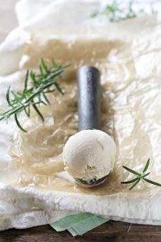 ROSEMARY ICE CREAM
