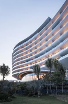 
                    
                        Hainan Blue Bay Westin Resort Hotel / gad·Zhejiang Greenton Architectural Design
                    
                