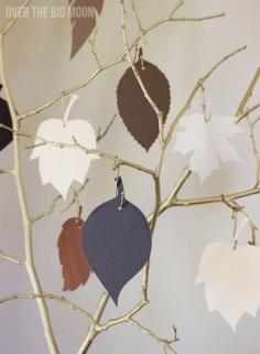 Beautiful Gold Thankful Tree to write what you are grateful for during the month of November. Full tutorial and its super inexpensive.