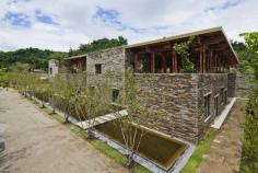 
                        
                            Restaurante Son La / Vo Trong Nghia Architects
                        
                    