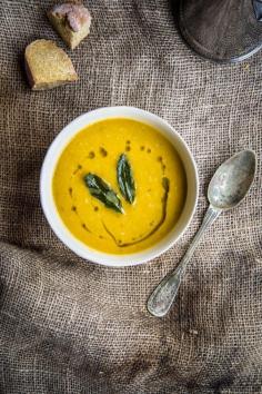 
                    
                        Frango do Campo: Creme de abóbora e salva
                    
                