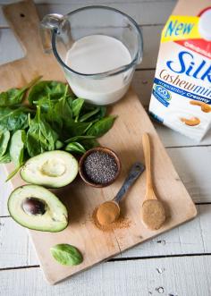 
                    
                        Gingerbread Cookie Smoothie with Cashew Milk | HelloNatural.co
                    
                