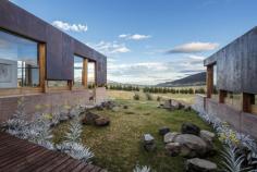 
                    
                        Rumilahua House  / Luis López López  y Emilio López Herrera
                    
                