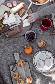 
                    
                        Mosgos : Winter Picnic | Photography by Sanda Vuckovic
                    
                