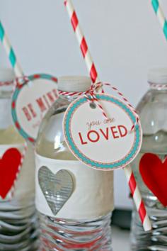 Valentine Party Water Bottles | TodaysCreativeBlog.net