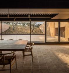 
                    
                        bulgari-winery-akp-12
                    
                