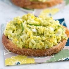 avacado eggsalad sandwich
