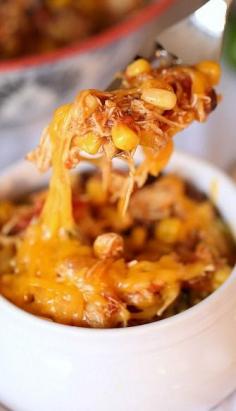 Slow Cooker Fiesta Chicken. Easy, low fat | www.cookiesandcups.com #slowcooker #slowcooker chicken recipes