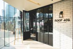 
                    
                        Roof 409 - ชิดลม | รีวิวร้าน | ข้อมูลร้าน - gallery Roof 409 - ชิดลม (Casual Dining-ฟิวชั่น) Roof 409 | รีวิวร้านอาหาร | ข้อมูลร้านอาหาร
                    
                