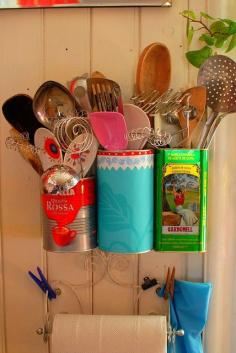 
                    
                        Upcycled: Vintage Tea, Spice, & Biscuit Tins utensils
                    
                