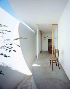 
                    
                        Gallery Post // Love House by Takeshi Hosaka Architects | www.yellowtrace.c...
                    
                