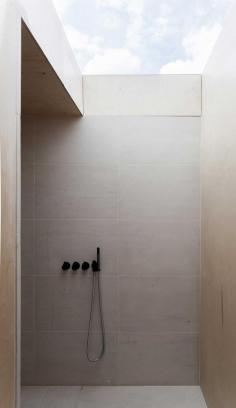 
                    
                        London House by Simon Astridge Features Plywood, Concrete, Brickwork, Stone & The Sky | www.yellowtrace.c...
                    
                