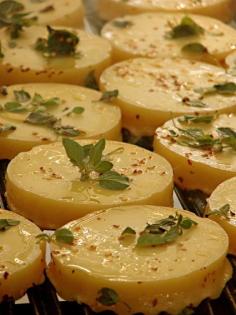 
                    
                        Provoletas a la parrilla queso Argentino,
                    
                