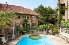 
                    
                        The South Yarra apartment of Ellie King and Cale Sexton. Photo – Eve Wilson, Production – Lucy Feagins on thedesignfiles.net
                    
                