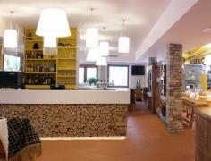 
                    
                        modern rustic venue 4
                    
                