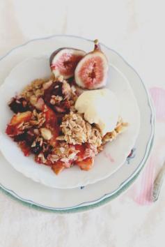 
                    
                        Blackberry peach crumble (vegan)
                    
                