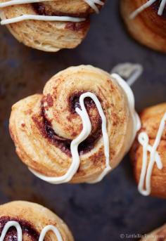 
                    
                        TARTINE MORNING BUNS
                    
                