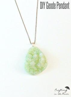 
                    
                        Easy Geode Pendant Necklace. You just need a couple of supplies to make this! www.craftinginthe... #OpticSmiles #ad
                    
                