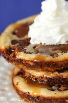 snickers caramel cheesecake cookies - HOLY SWEET TOOTH :)