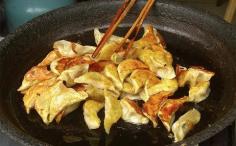
                    
                        Johnny Wong's Dumpling Bar - Darlinghurst - Wednesdays: 1$ dumpling
                    
                