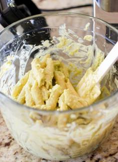
                    
                        Easy and Skinny Avocado Alfredo Sauce
                    
                